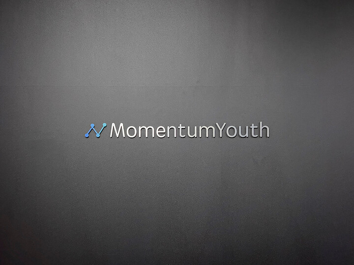 株式会社Momentum Youthのインタビュー写真