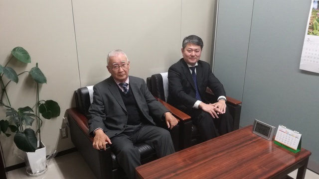 創業者の喜岡義雄氏(左)と現代表者の一條政敏氏(右)