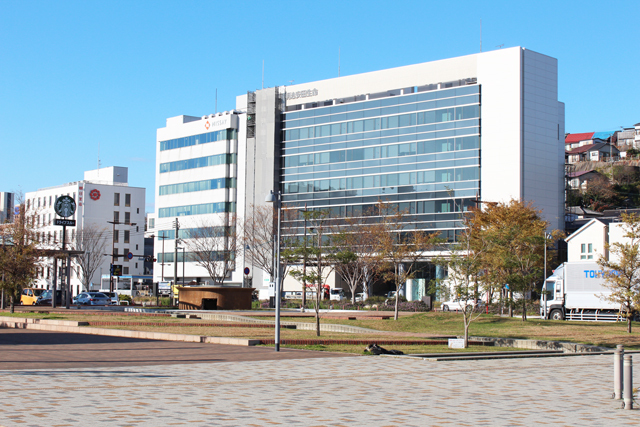 【下関本社】関門海峡が目の前に広がるオフィス。関門海峡や海響館もオフィスから見えます。
