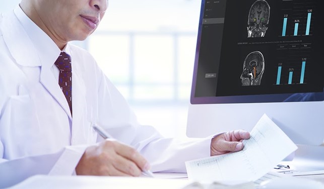 頭部MRIデータより脳の萎縮を定量・数値化し、臨床現場での医師の診断をサポートする医療機器プログラム等などがある。