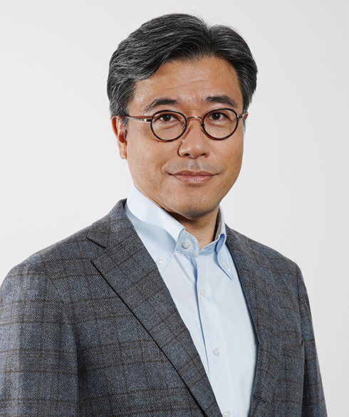 代表取締役の春田真。DeNA会長、横浜DeNAベイスターズオーナーを歴任後、エクサインテリジェンスを創業、同社のビジネスサイドを強く支え、2016年2月にエクサウィザーズを設立。