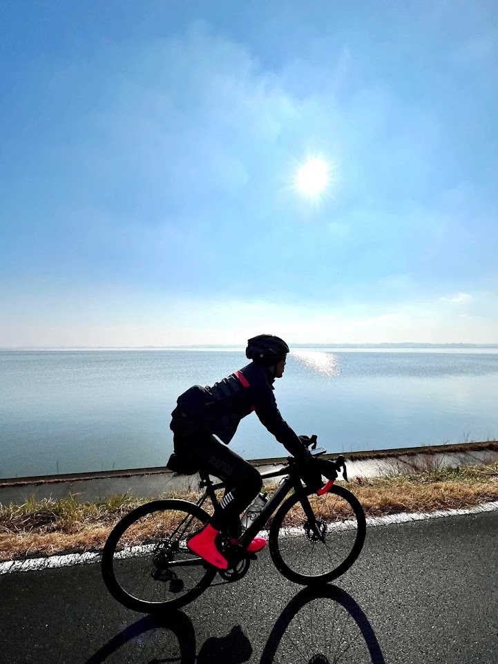 ロードバイクが趣味の社員。休日は33時間600キロを走破！出社の日は片道1時間の自転車通勤をしています。