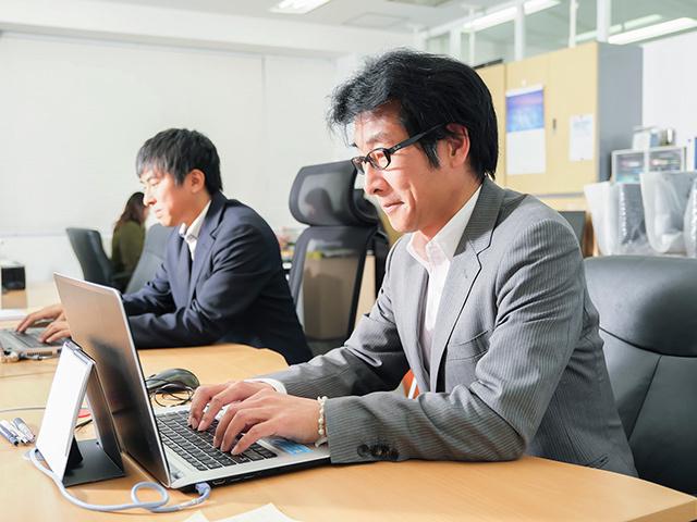 【エンジニア歴5年～】【Web/オープン系　PG／SE募集】技術力重視ではなく、社風に合う人間性を重視した採用です！ご興味あれば一度お話聞いてみませんか？