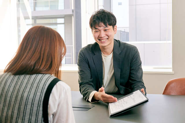 【東京｜IT専門人材紹介会社｜キャリアアドバイザー】転職を考えている求職者の架け橋となる仕事