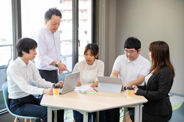 【サーバエンジニア（東京）】サーバ・クラウド環境の設計・構築・運用／スキルアップ研修あり、資格取得報奨金あり／リモートワークも可／港区ワーク・ライフ・バランス推進企業認定