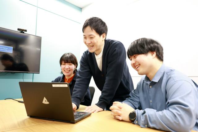 【年収UP／上場グループ企業】WEBアプリ、スマホアプリ開発のプロジェクトリーダーを募集！／PHP、Java 、Go、TypeScript、React、AWS