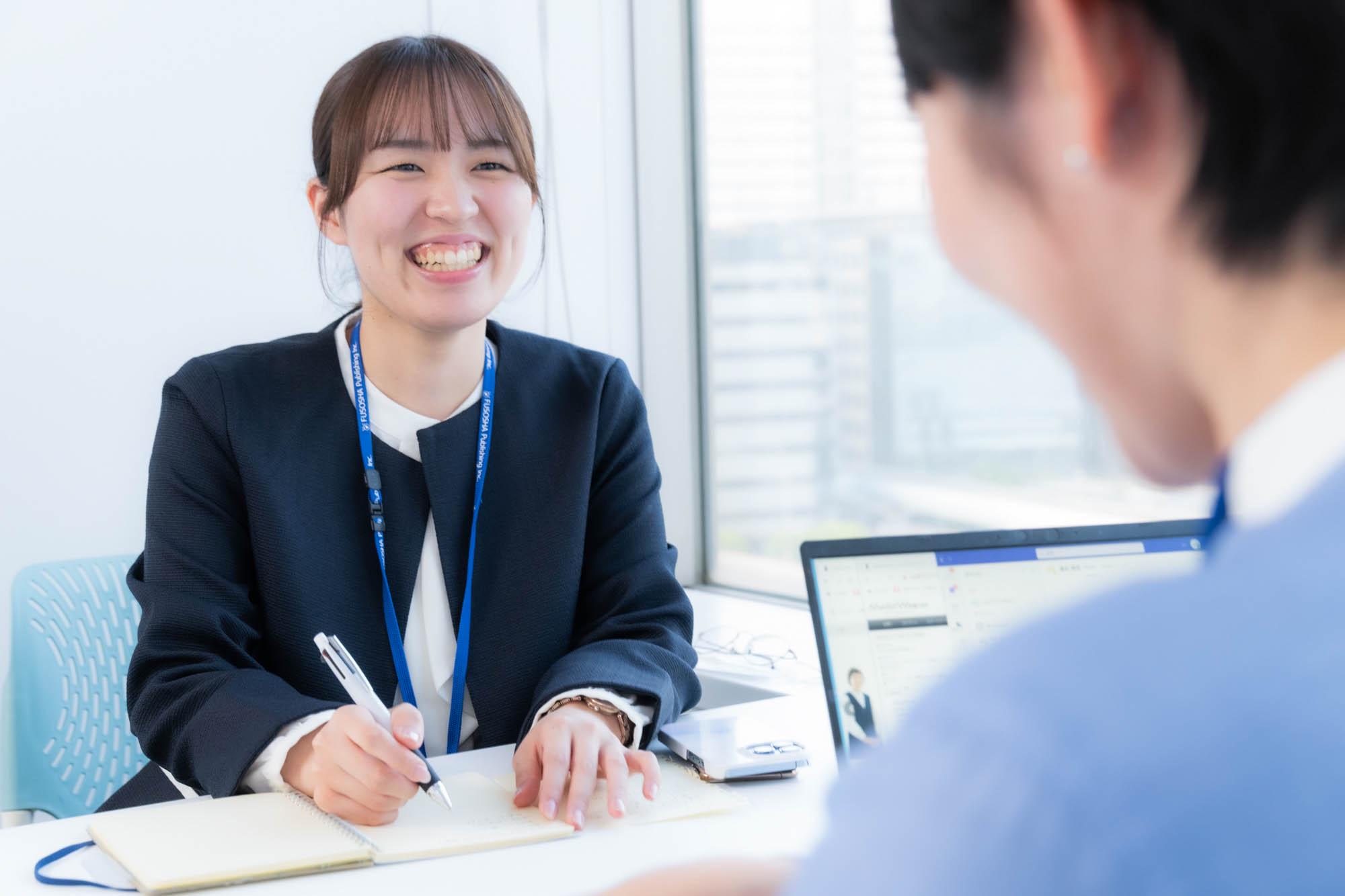 女性社員比率は57％と低くなく、出産後に復帰する社員が多い。