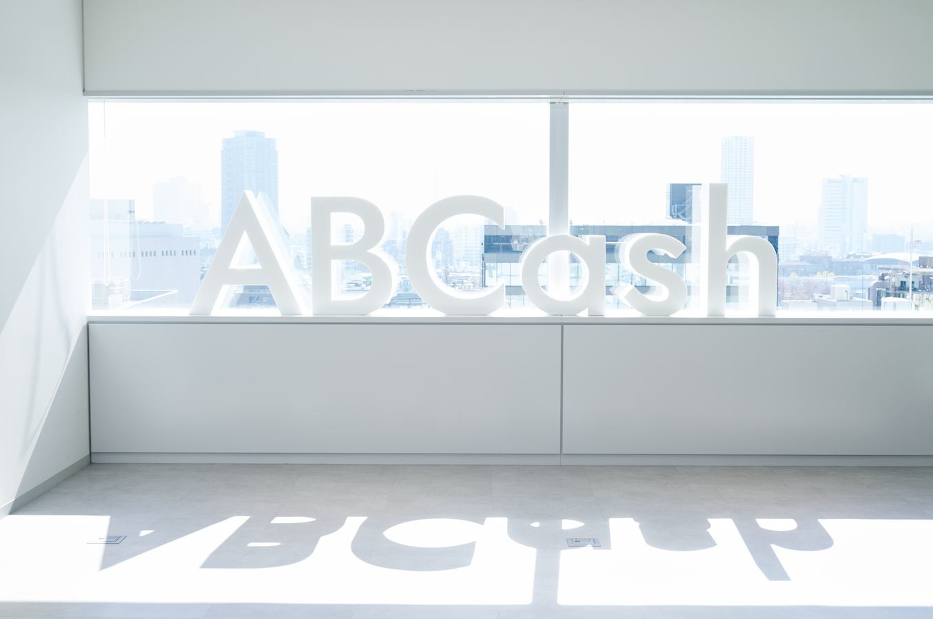 事業内容：マンツーマンのお金のトレーニングスタジオ『ABCash』