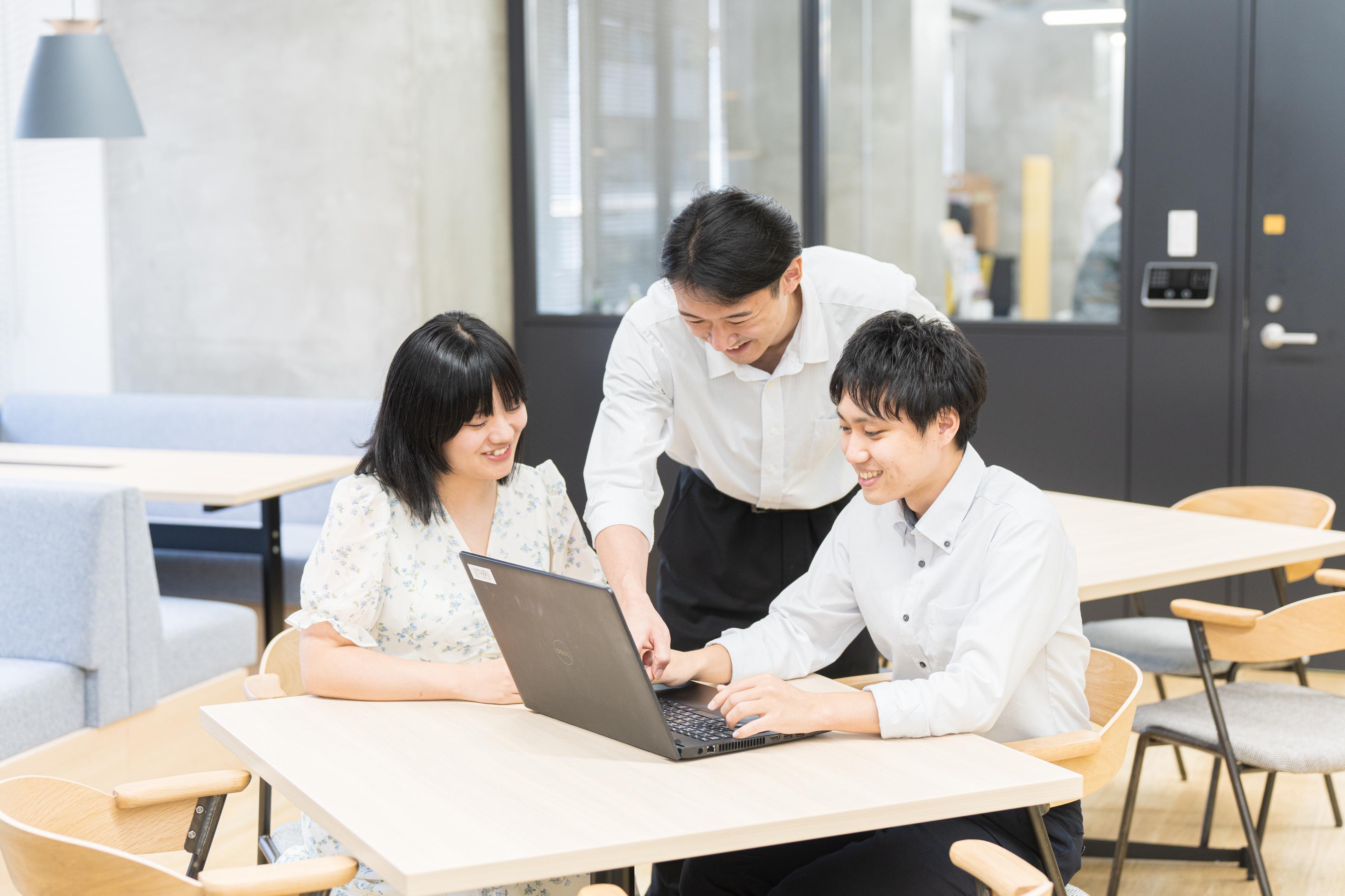 事業内容：【首都圏】社会インフラ系業務システム開発