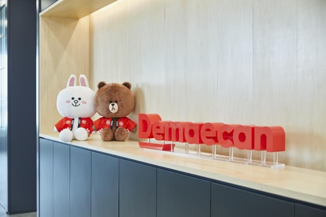 株式会社出前館